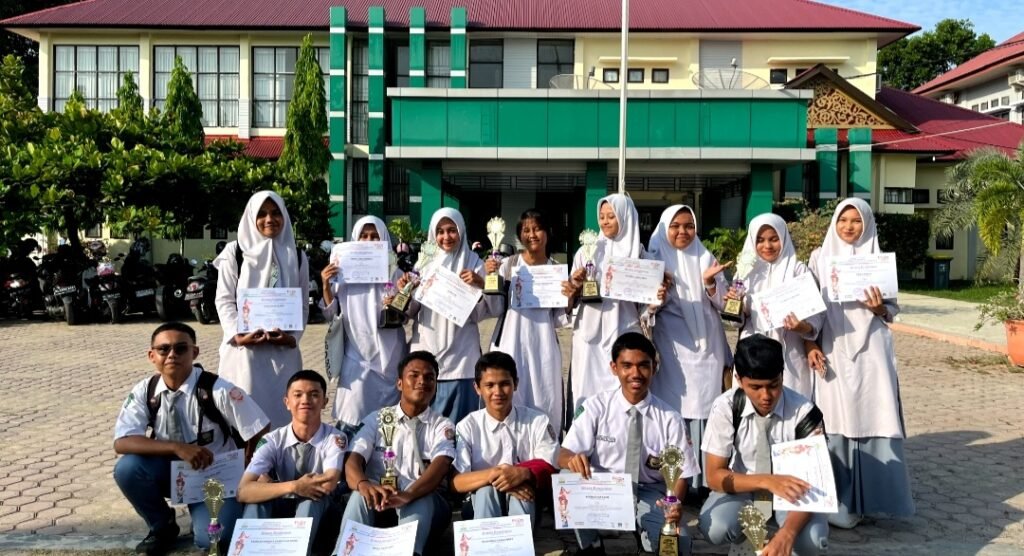 SMAN 1 Lhokseumawe Raih Juara Umum Pada Ajang FLS2N Tingkat Kota Lhokseumawe