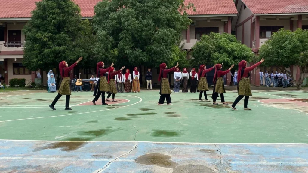 SMAN 1 Lhokseumawe Adakan Pagelaran Seni dengan Berbagai Kreativitas di Akhir Semester Ganjil 2024/2025