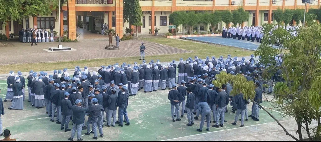SMAN 1 Lhokseumawe Sambut 360 Siswa Baru dengan Masa Pengenalan Lingkungan Sekolah (MPLS) yang Menyenangkan dan Mendidik SMAN 1 Lhokseumawe Sambut 360 Siswa Baru dengan Masa Pengenalan Lingkungan Sekolah (MPLS) yang Menyenangkan dan Mendidik