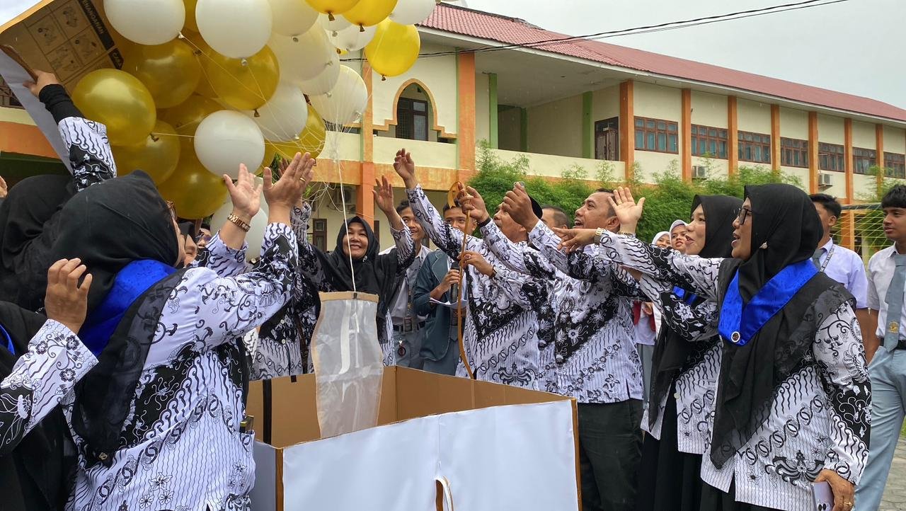 Hujan Tak Surutkan Semangat Inovasi, SMAN 1 Lhokseumawe Semarakkan HGN ke-80