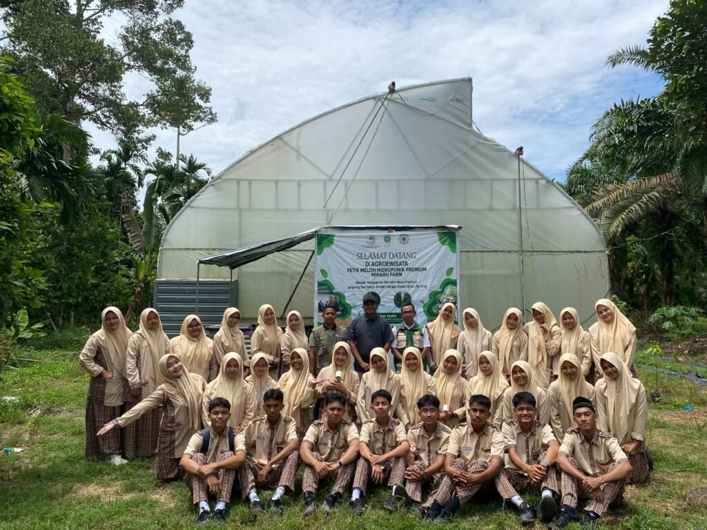 Terapkan Pembelajaran Luar Kelas, SMAN 1 Lhokseumawe Pelajari Teknologi Smart Farming Ala Jepang