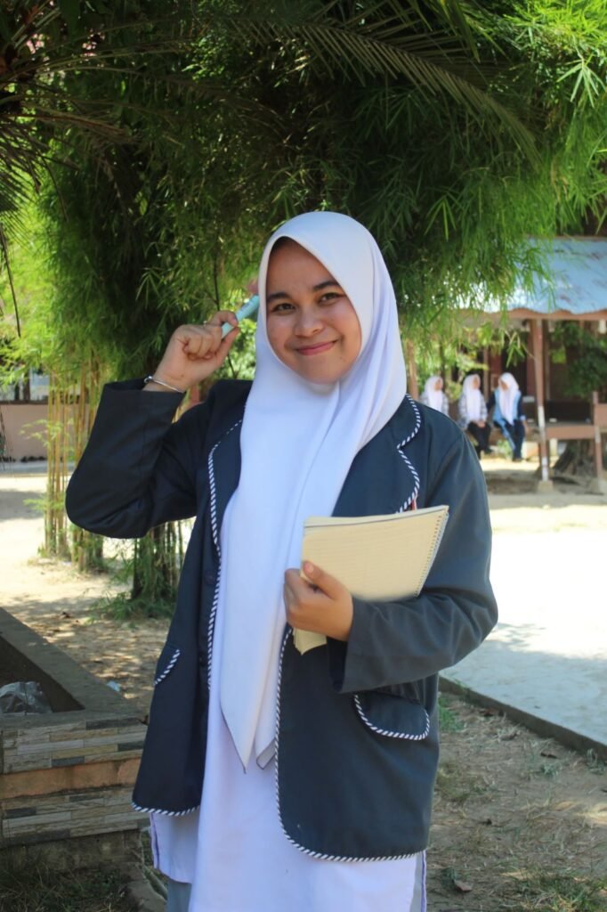 Taklukkan Rasa Ragu, Reihana Altafunnisa Raih Juara 1 Cipta Puisi di Ajang FLS3N